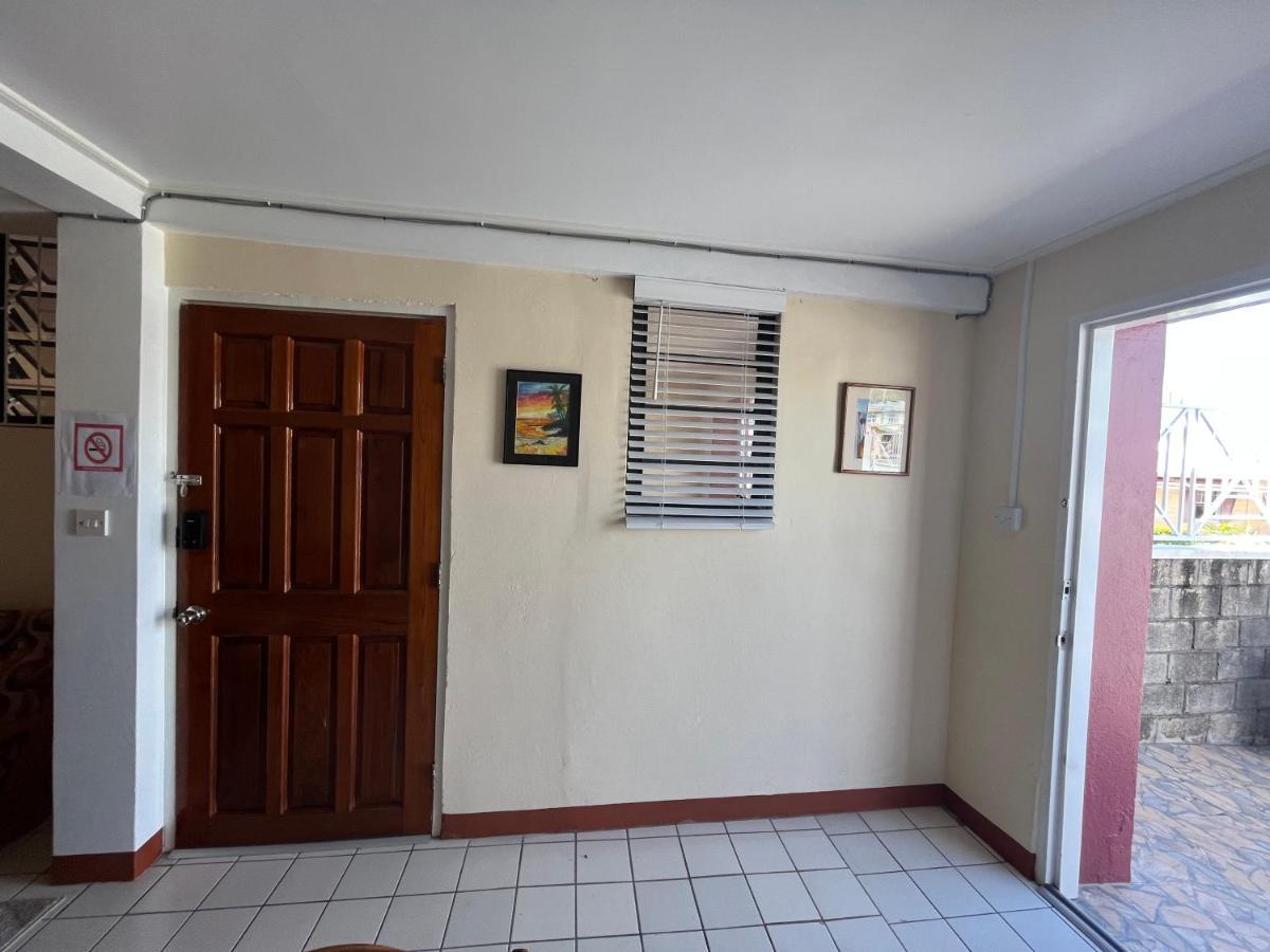 Tete Comforts Roseau Exterior photo